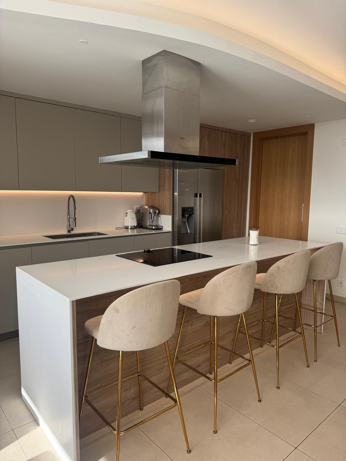 00dc26c3ab0e7b4160b06972fb3c26fa - 4