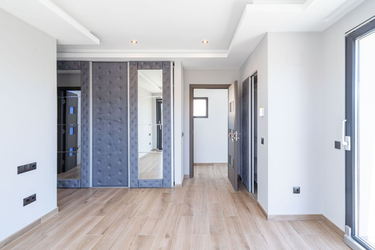 0200454eb13d11f4f231e24111e0e39b - 15