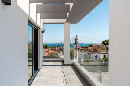 0200454eb13d11f4f231e24111e0e39b - 24