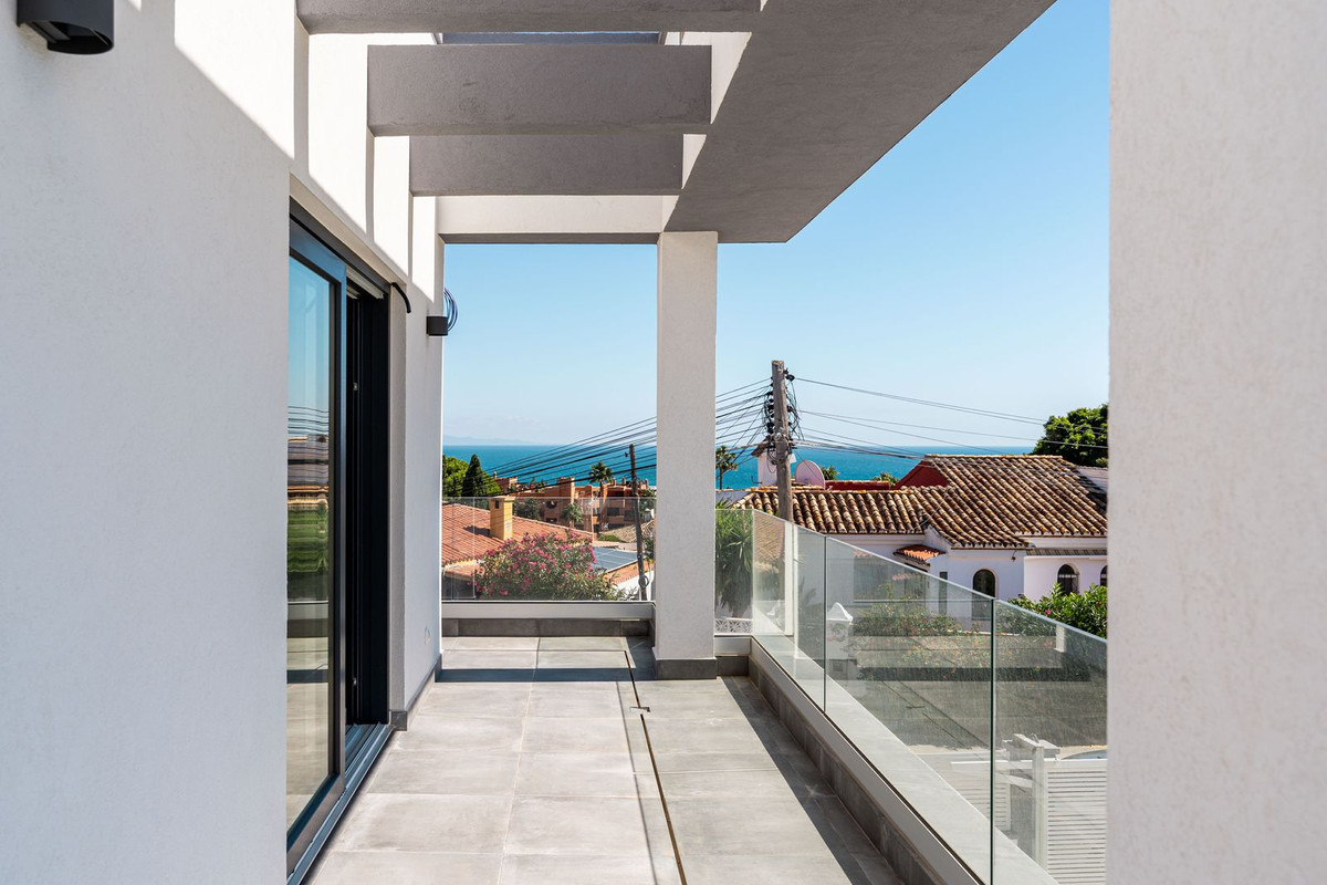 0200454eb13d11f4f231e24111e0e39b - 24