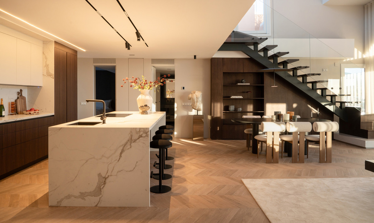 0553c8f7432b3c9ce11706b2baa4a2e1 - 13