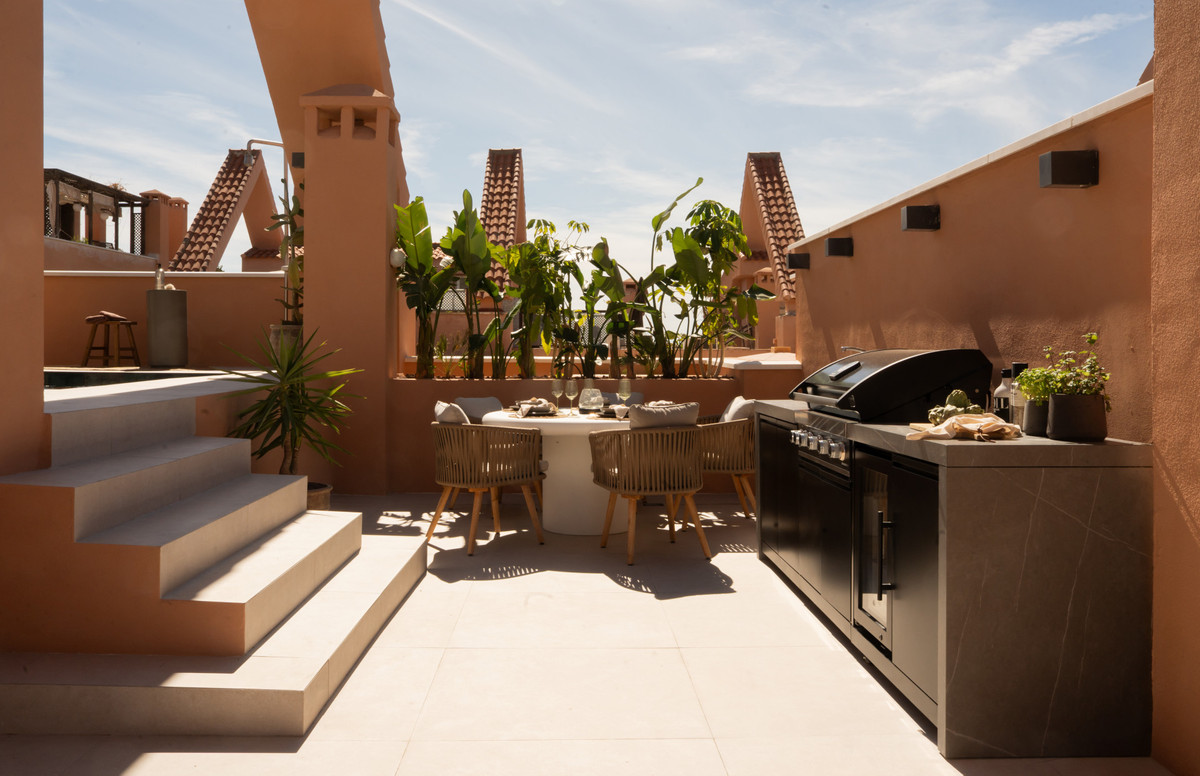 0553c8f7432b3c9ce11706b2baa4a2e1 - 18