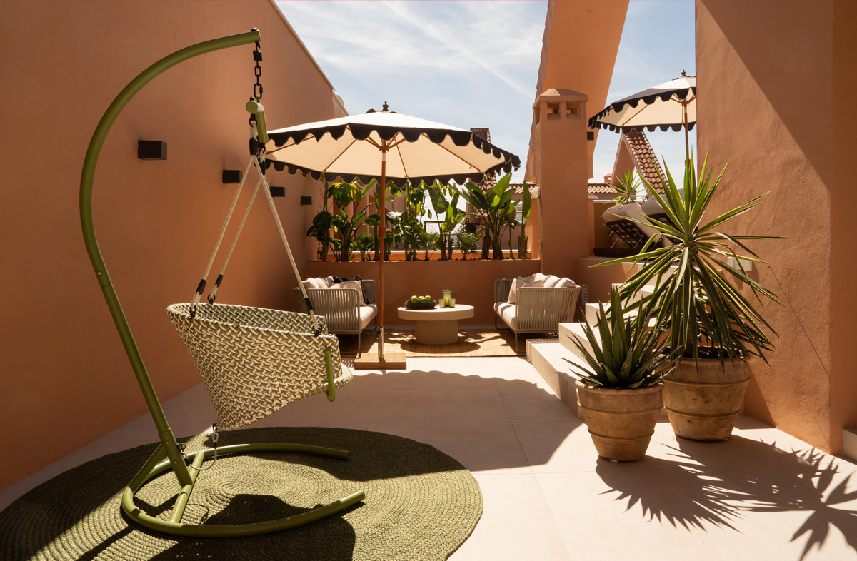 0553c8f7432b3c9ce11706b2baa4a2e1 - 28