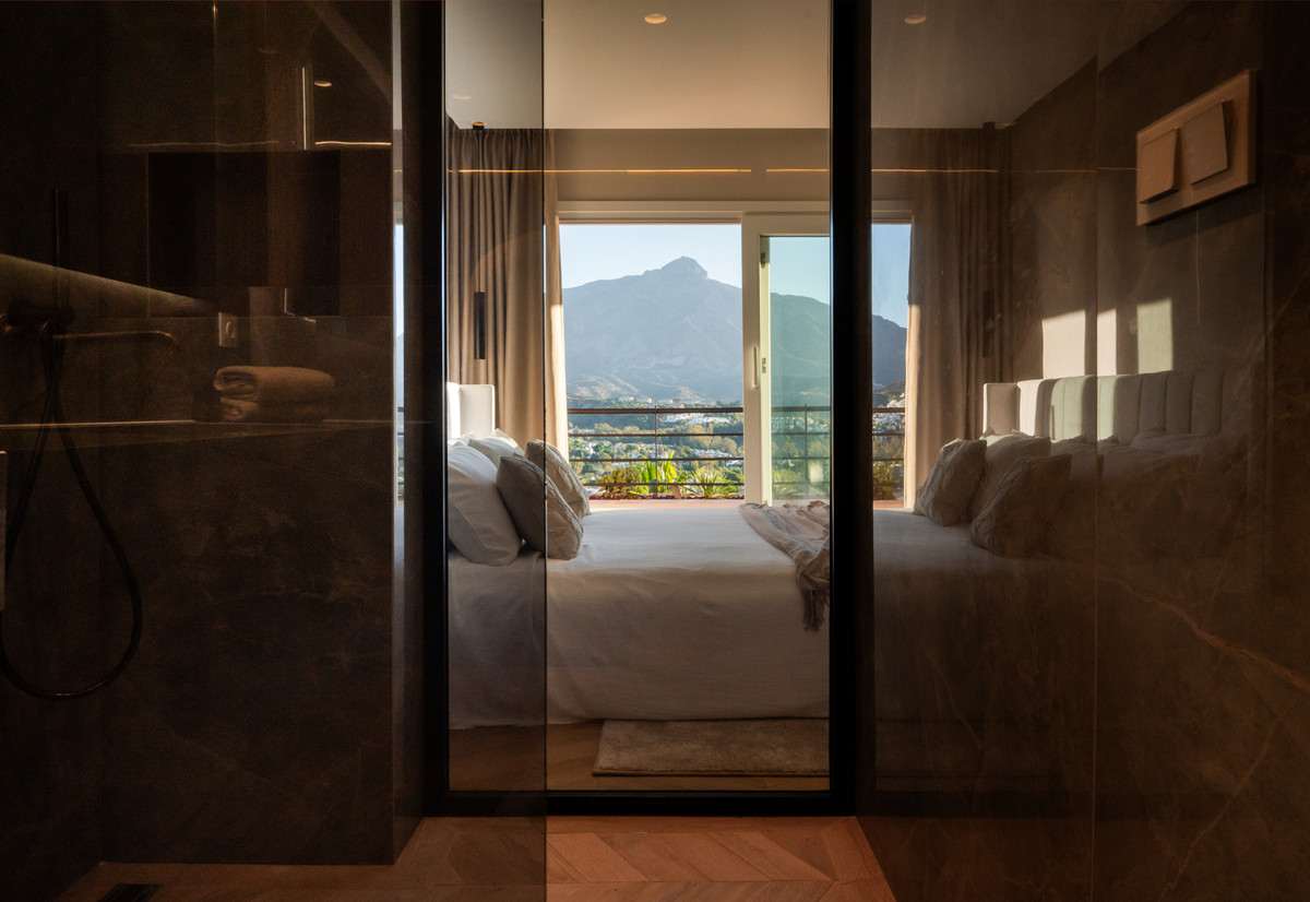 0553c8f7432b3c9ce11706b2baa4a2e1 - 32