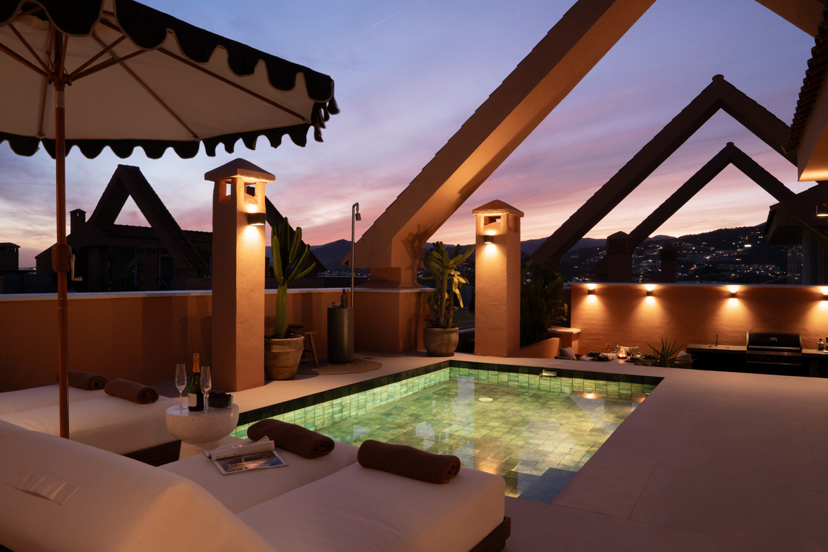 0553c8f7432b3c9ce11706b2baa4a2e1 - 52