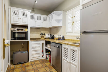 08effaf999edb9ad36c9dd782de0624f - 12