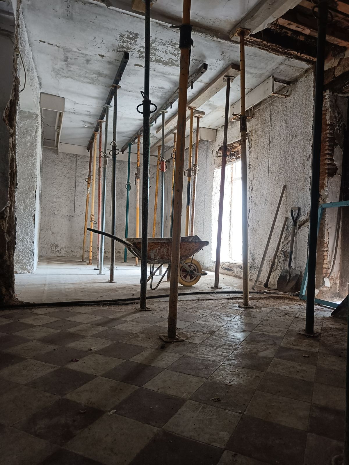 097ef68ed1f08e5762b592936a2193e5 - 11