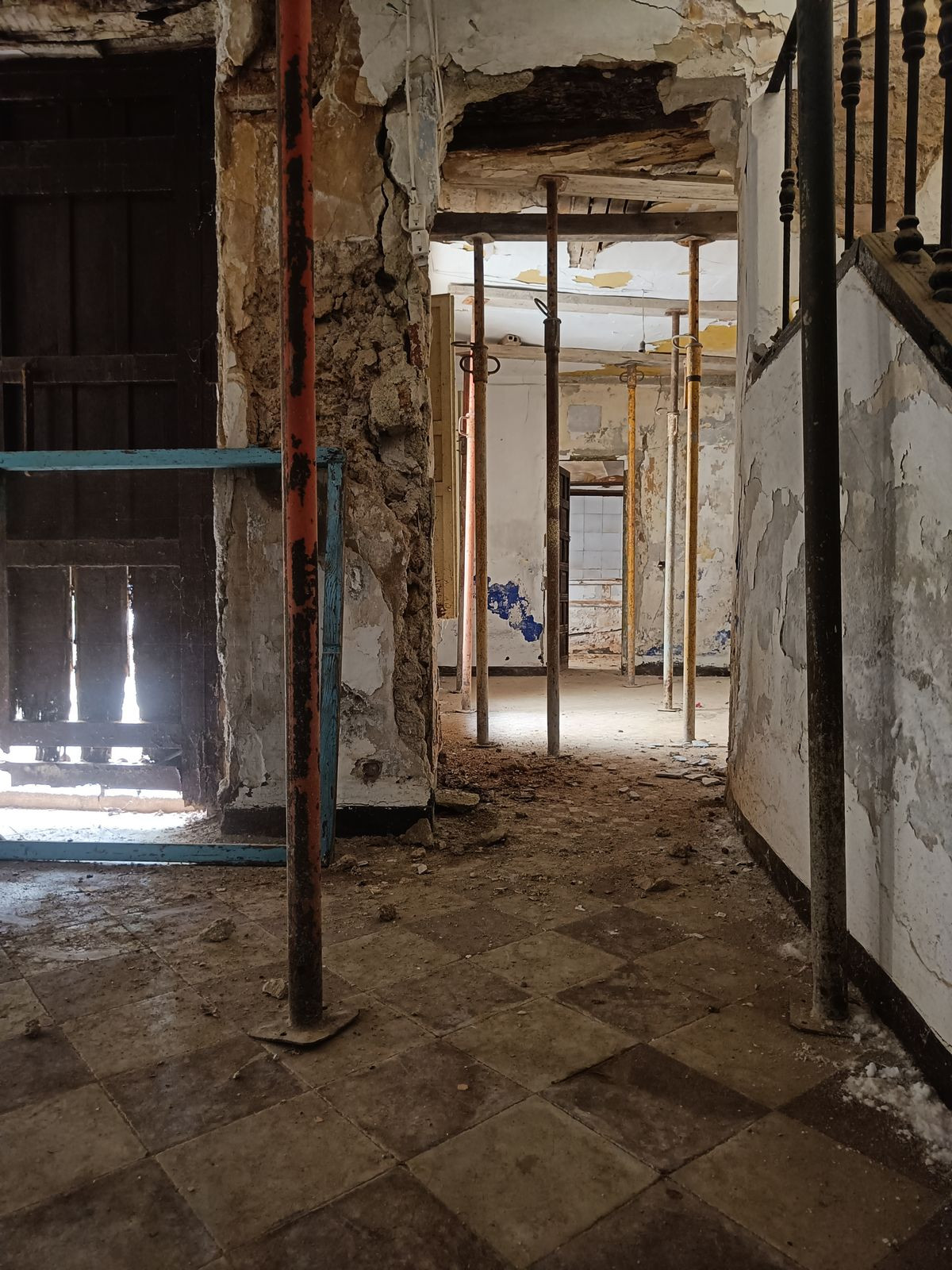 097ef68ed1f08e5762b592936a2193e5 - 14