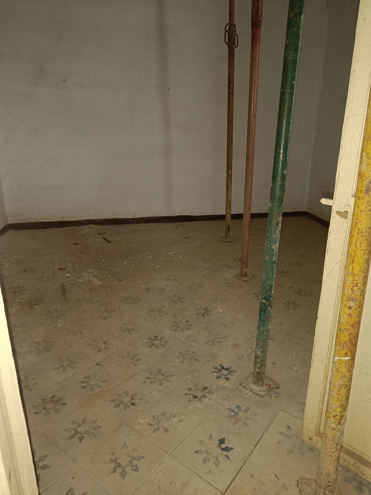 097ef68ed1f08e5762b592936a2193e5 - 26