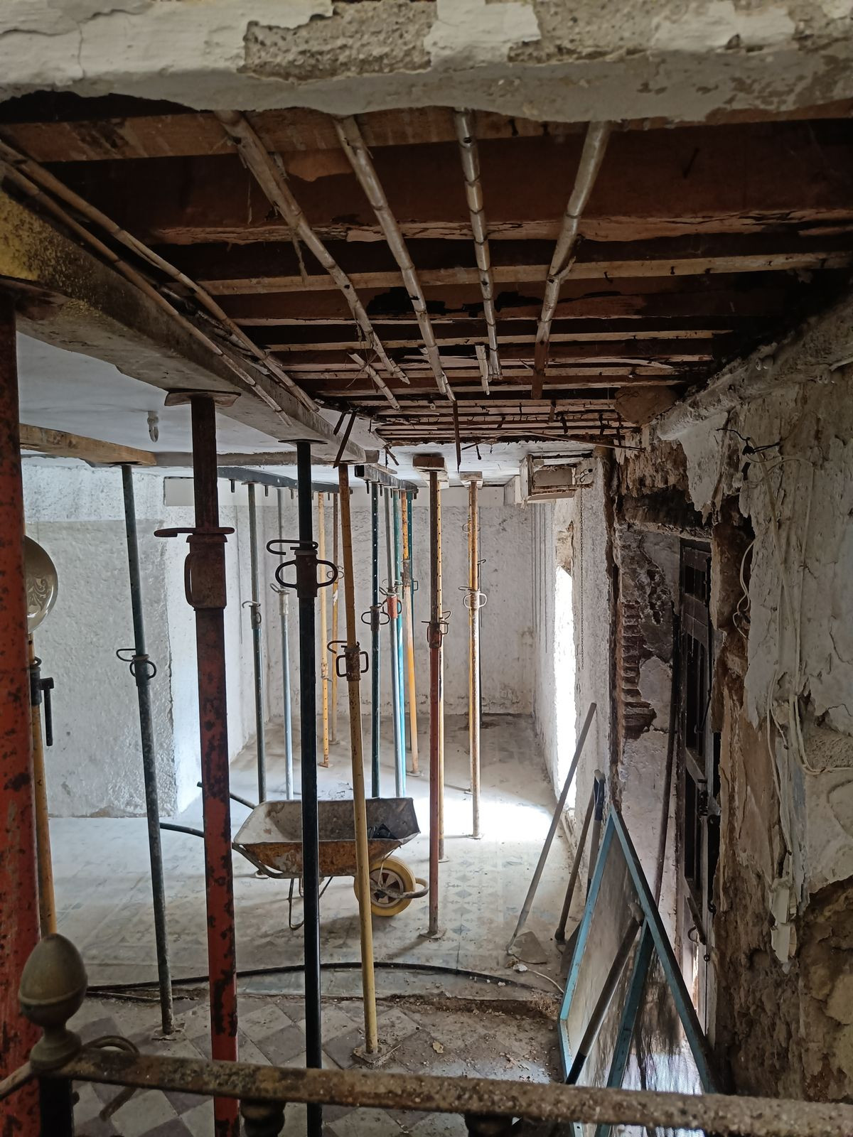 097ef68ed1f08e5762b592936a2193e5 - 27