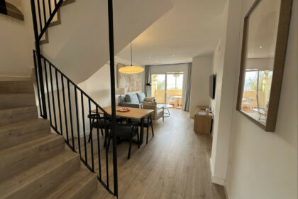 0b5c711f8953ef4f39e46b303737c3c7 - 11