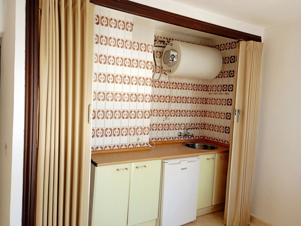 0bfe9c57cdc6466e53a3a1628cfa9827 - 3