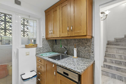 0e40e35986ba31a7ac6a32f04f0d16fc - 10