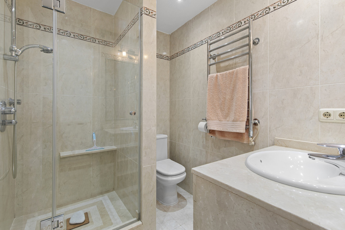 0e40e35986ba31a7ac6a32f04f0d16fc - 14