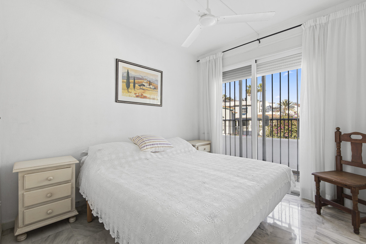 0e40e35986ba31a7ac6a32f04f0d16fc - 17