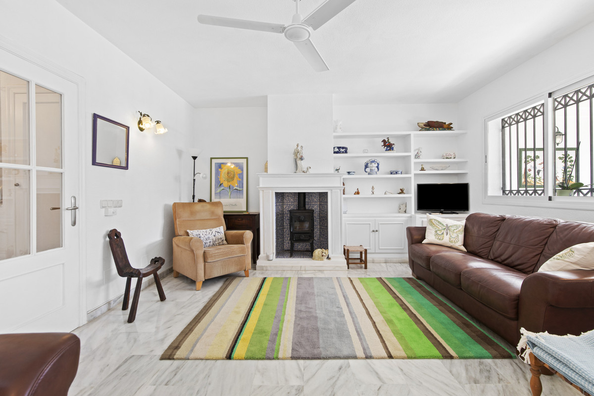 0e40e35986ba31a7ac6a32f04f0d16fc - 2