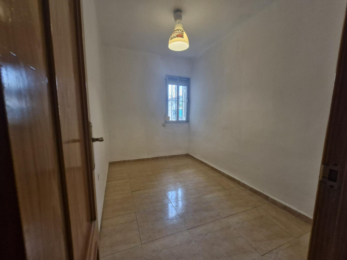 0f10c1f3743bef7e075b14908a877076 - 18