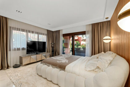 0f2f89f4bd8ad2aac6642226b4f71650 - 11