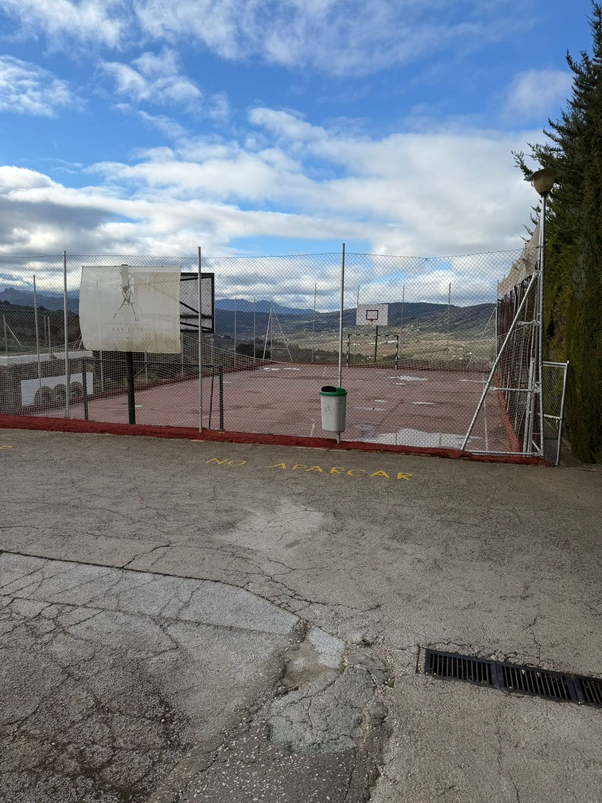 12d1d569c1ba3d3eea63b3ac63990dbb - 15