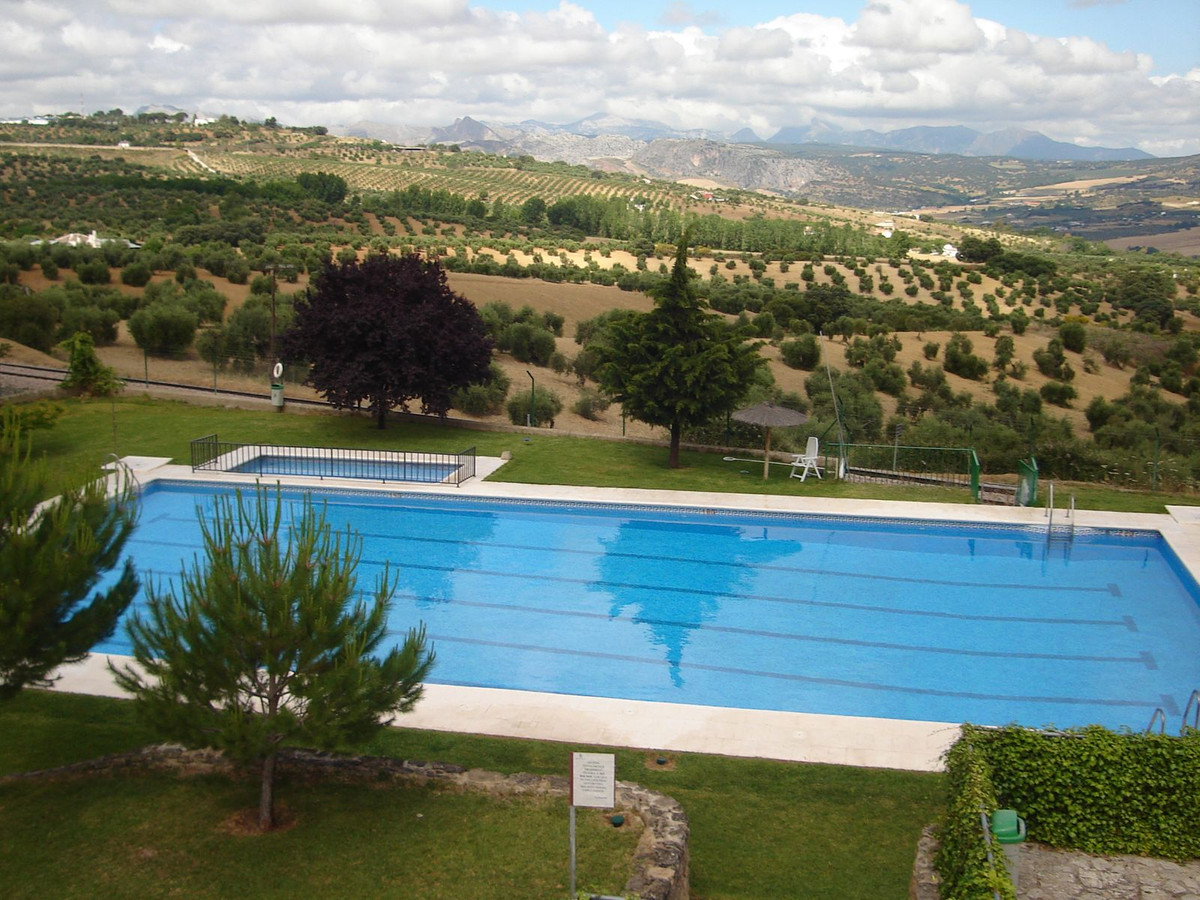 12d1d569c1ba3d3eea63b3ac63990dbb - 17