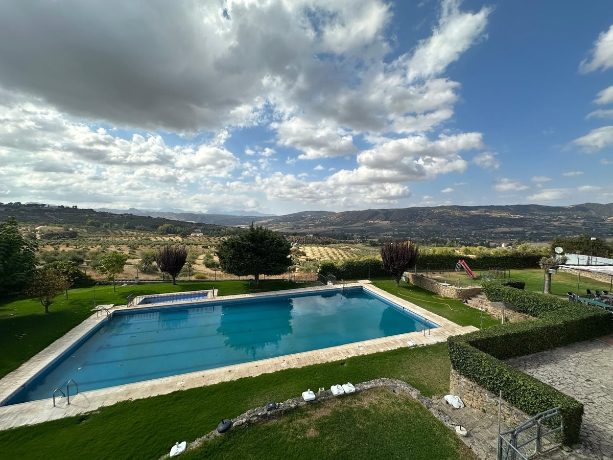 12d1d569c1ba3d3eea63b3ac63990dbb - 20