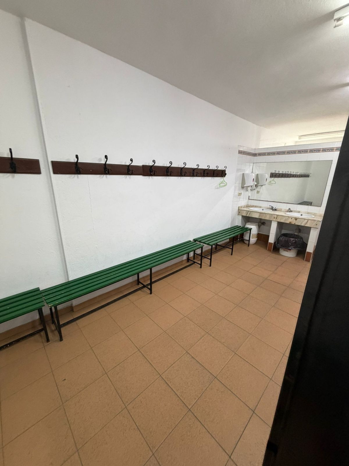 12d1d569c1ba3d3eea63b3ac63990dbb - 23