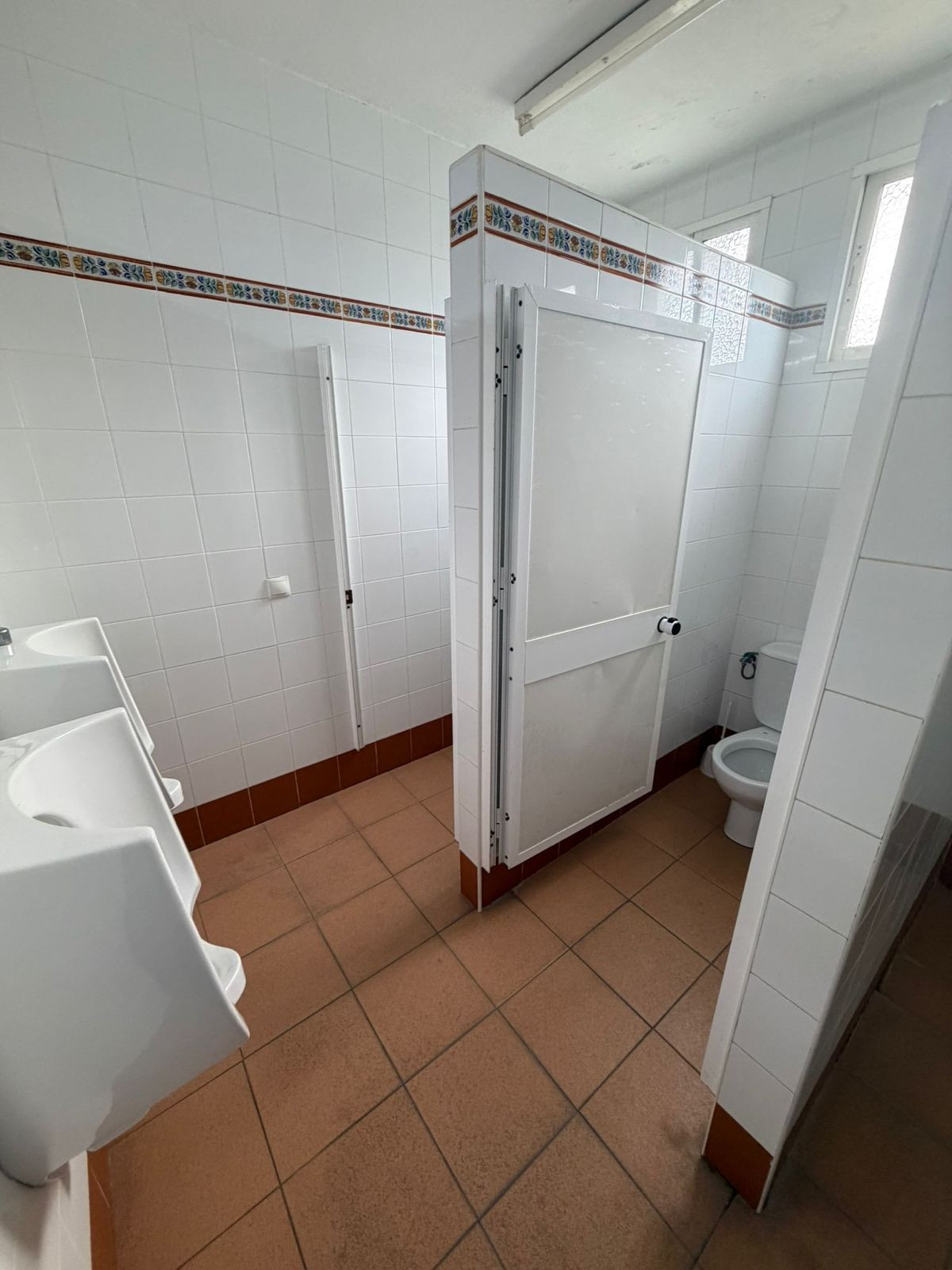 12d1d569c1ba3d3eea63b3ac63990dbb - 24