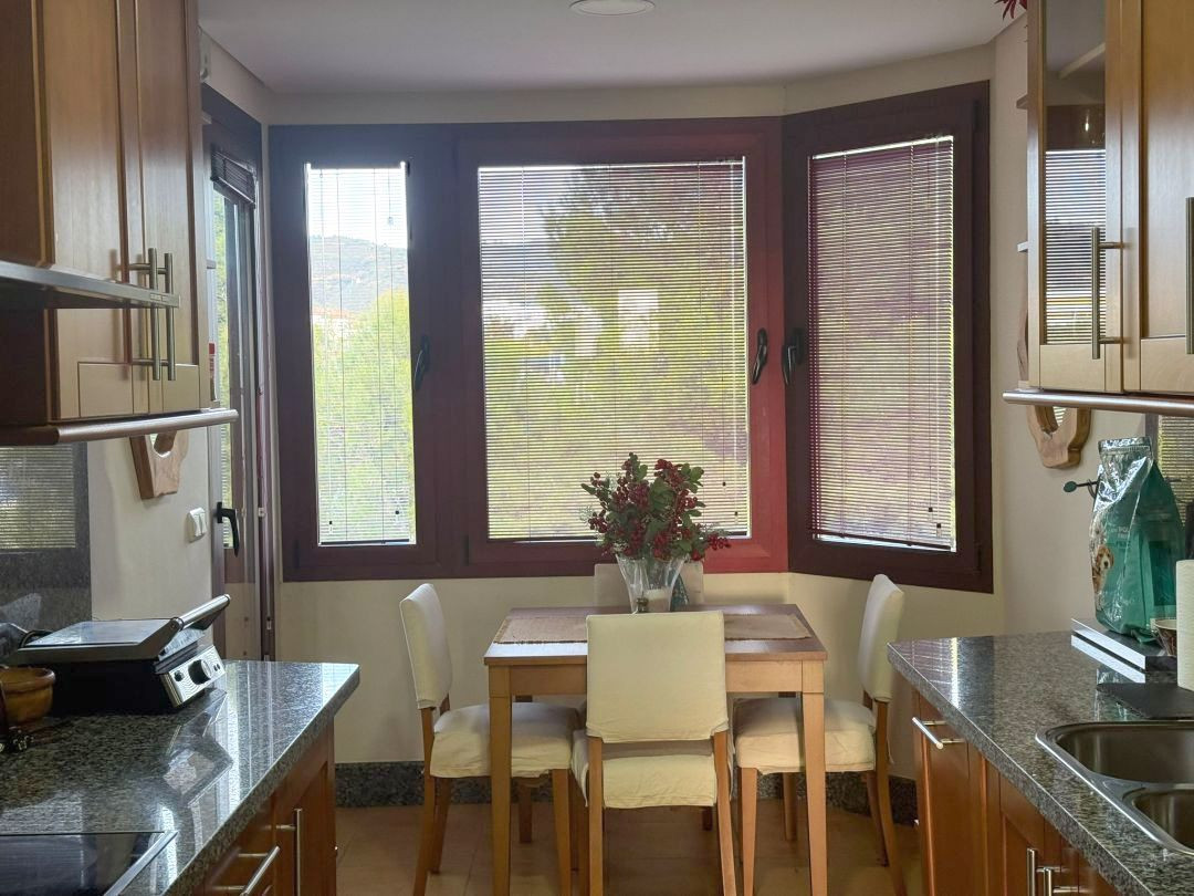 132a3175a72685a3b13ef8cede3f06e1 - 32