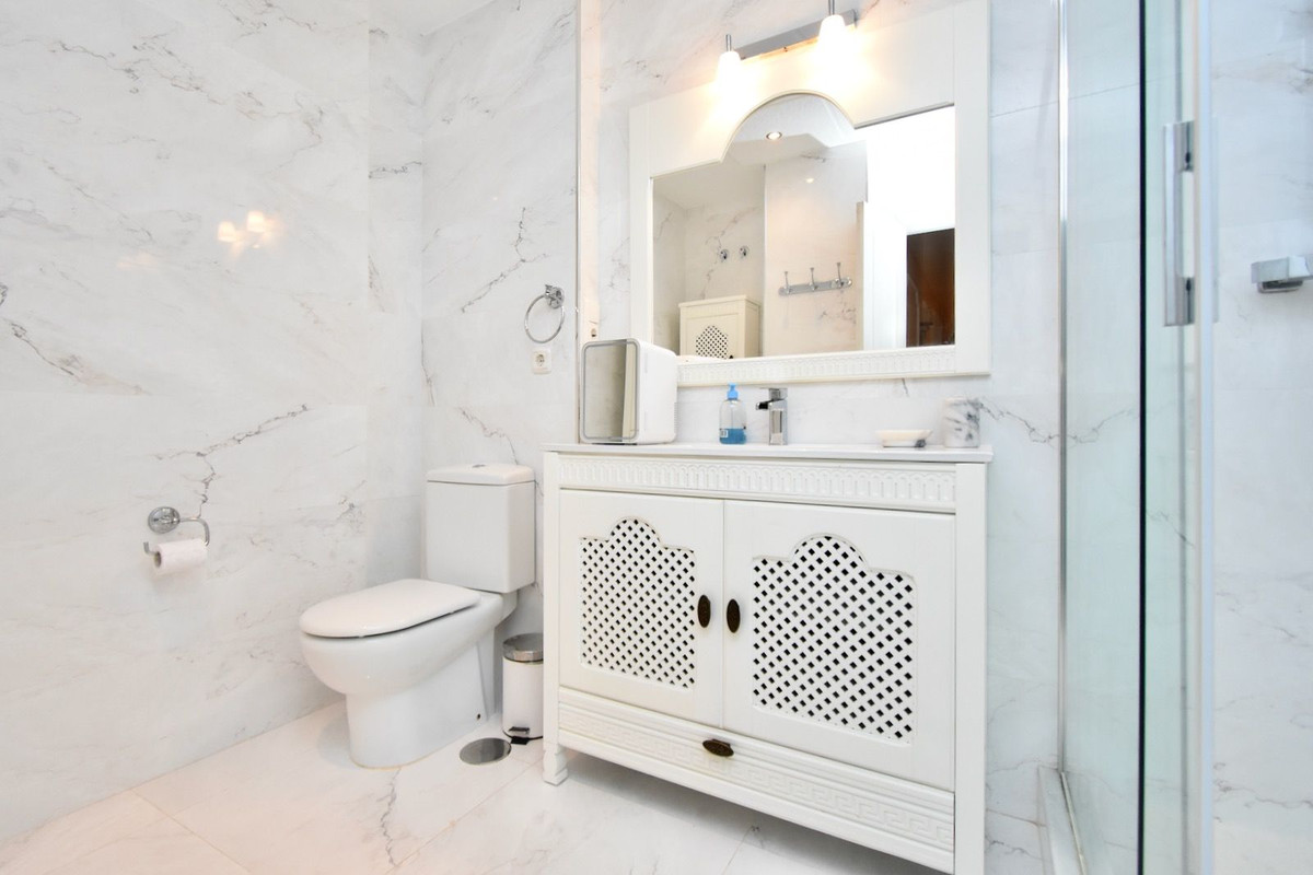 163ba6426fabff17cec84343509bcbe2 - 6