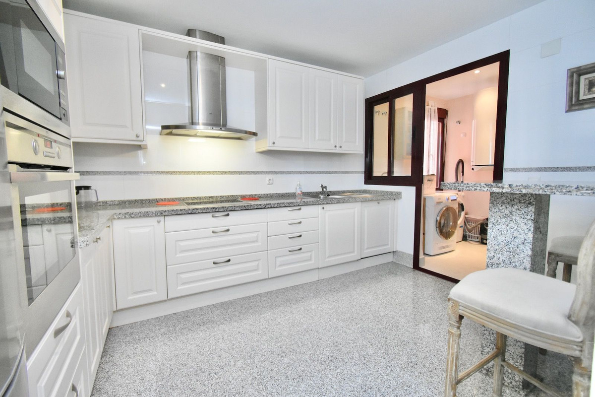 163ba6426fabff17cec84343509bcbe2 - 8