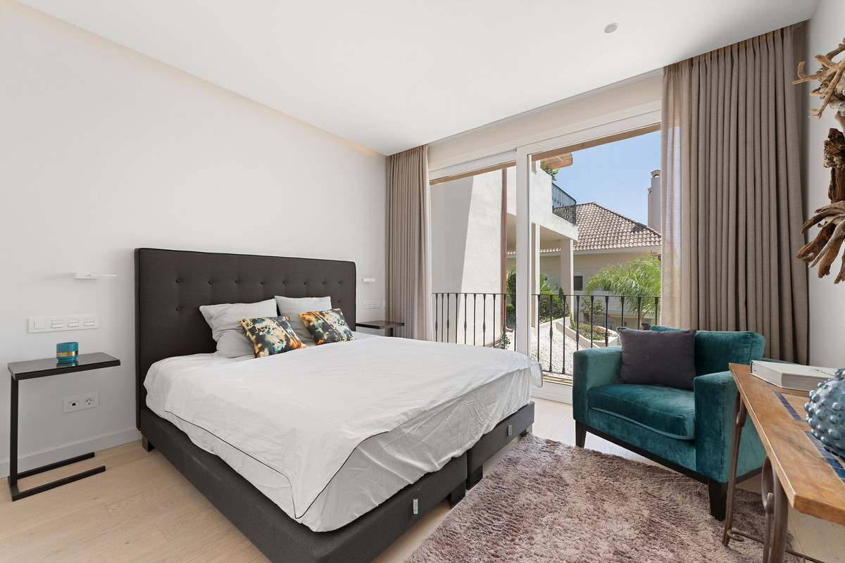 16595936c0d8c2ef8a9ce6483a795476 - 17