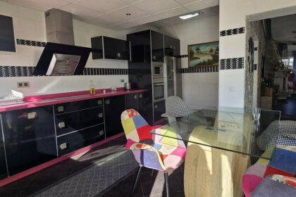 1bec6594b1a3e6bee1e89a1da5621cc4 - 12