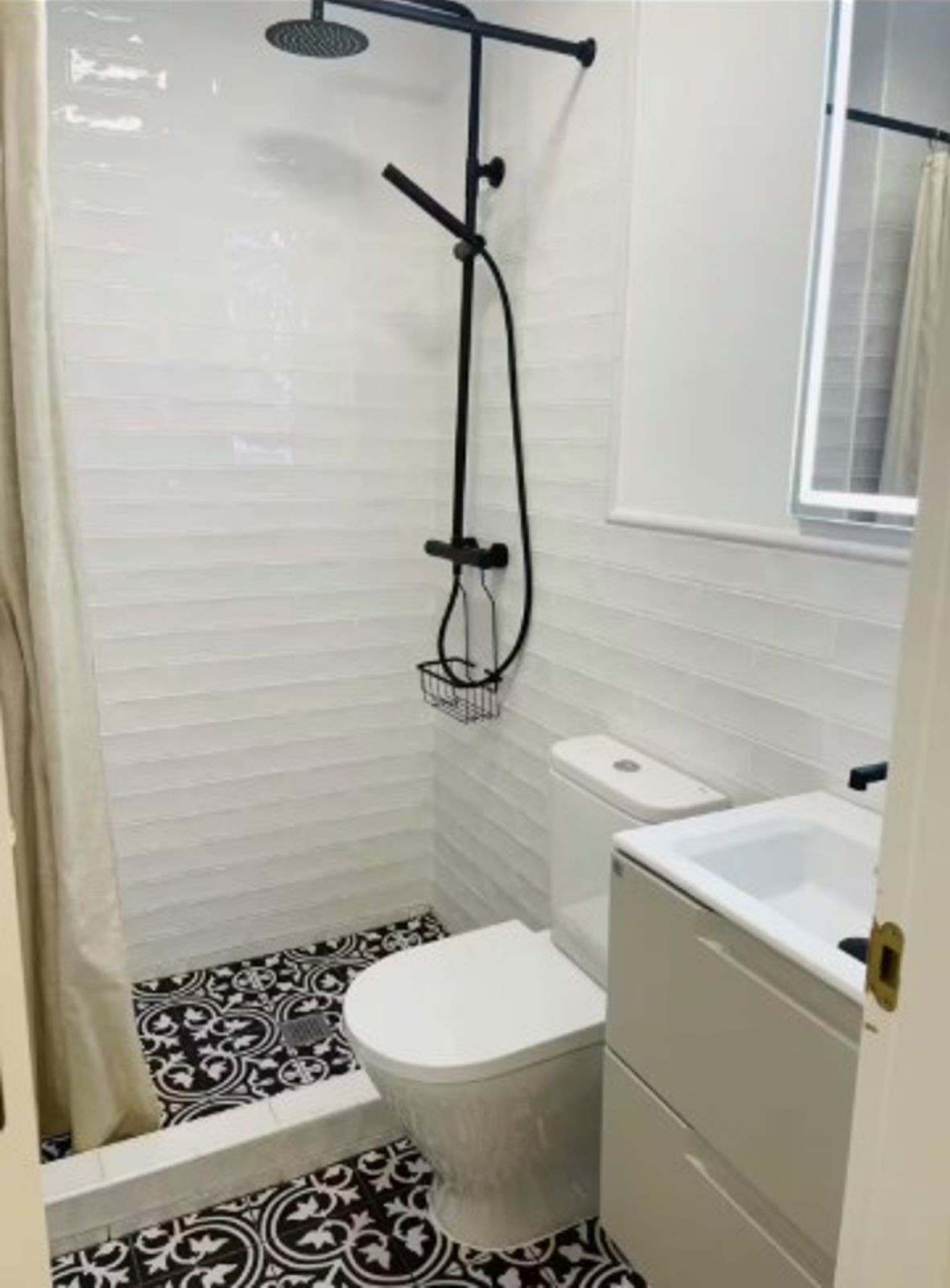 1c4bdd3185292e5730c6c4d8e028775d - 11