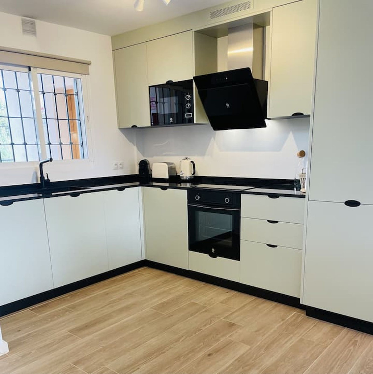 1c4bdd3185292e5730c6c4d8e028775d - 7