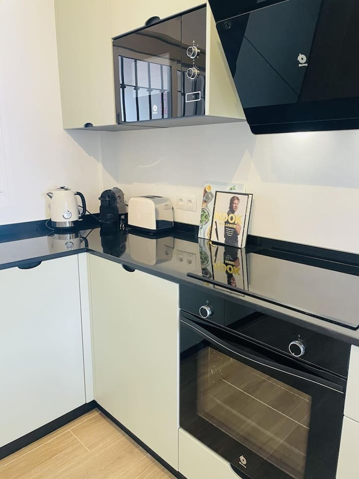 1c4bdd3185292e5730c6c4d8e028775d - 8