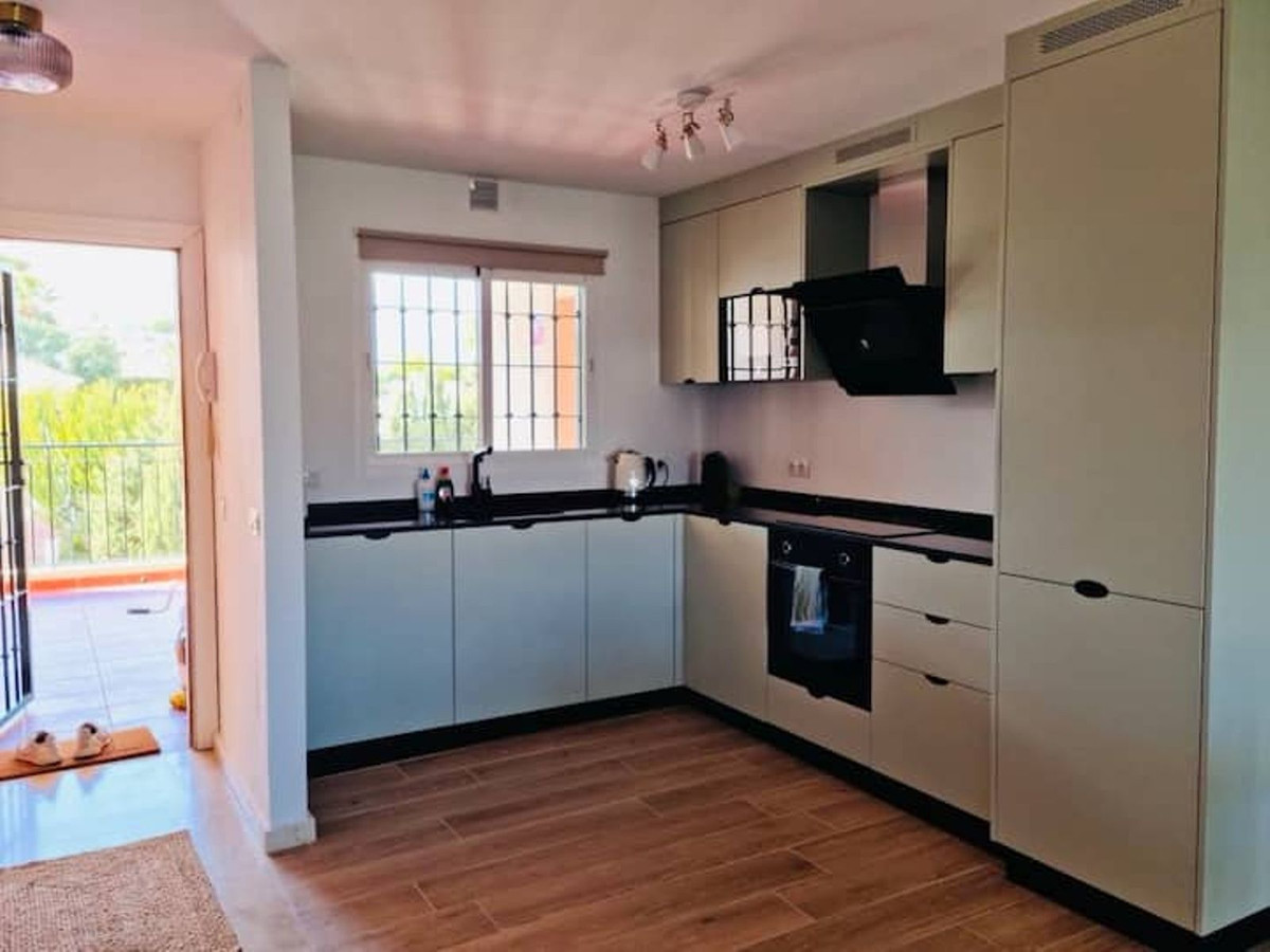 1c4bdd3185292e5730c6c4d8e028775d - 9