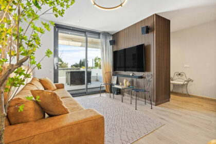 233646eca94f75eb2c158d714a2999a6 - 12