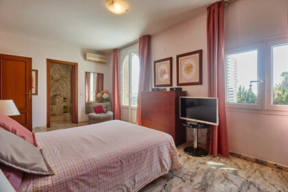 24fe60f21ee2ac3b9fa553215ec4b213 - 42