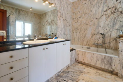 24fe60f21ee2ac3b9fa553215ec4b213 - 44