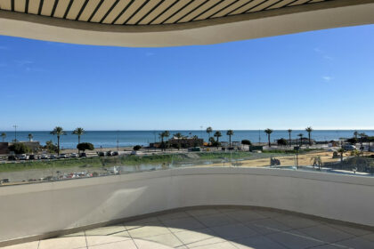 271bf4192abc34c96d112d674a69bf46 - 12