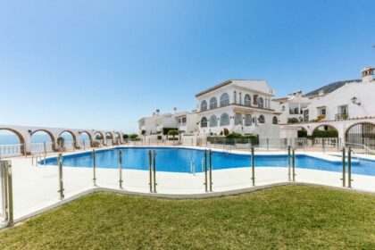 27569b710515fb20e3ba802684ed33cf - 18