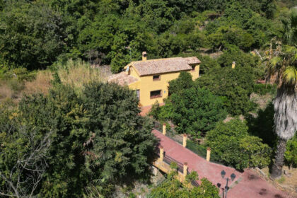 2a1a1dfe6df9df65fdae6b136d4c83b1 - 15