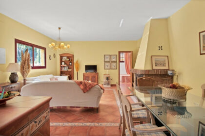 2a1a1dfe6df9df65fdae6b136d4c83b1 - 27