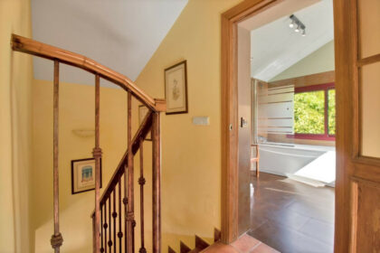 2a1a1dfe6df9df65fdae6b136d4c83b1 - 40