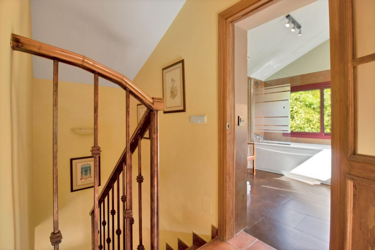 2a1a1dfe6df9df65fdae6b136d4c83b1 - 40