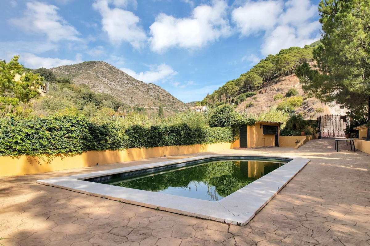 2a1a1dfe6df9df65fdae6b136d4c83b1 - 47