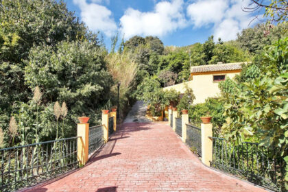 2a1a1dfe6df9df65fdae6b136d4c83b1 - 51