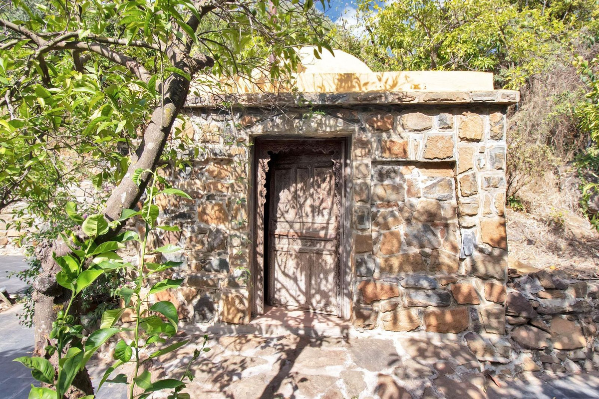 2a1a1dfe6df9df65fdae6b136d4c83b1 - 58