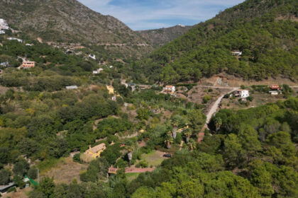 2a1a1dfe6df9df65fdae6b136d4c83b1 - 76