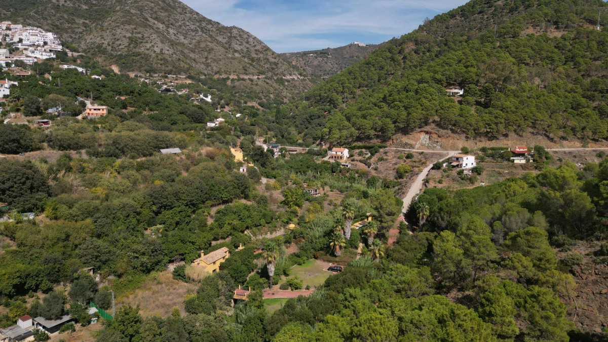 2a1a1dfe6df9df65fdae6b136d4c83b1 - 76